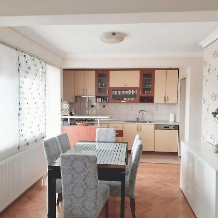 Spacious 80M2 Apartment In The Center Liyubuşka Dış mekan fotoğraf