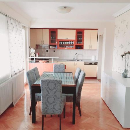 Spacious 80M2 Apartment In The Center Liyubuşka Dış mekan fotoğraf