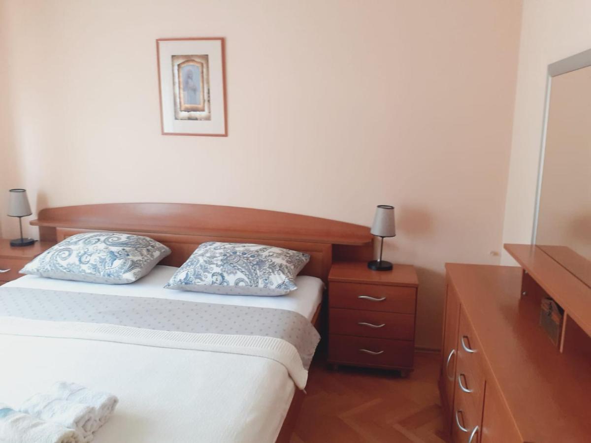 Spacious 80M2 Apartment In The Center Liyubuşka Dış mekan fotoğraf
