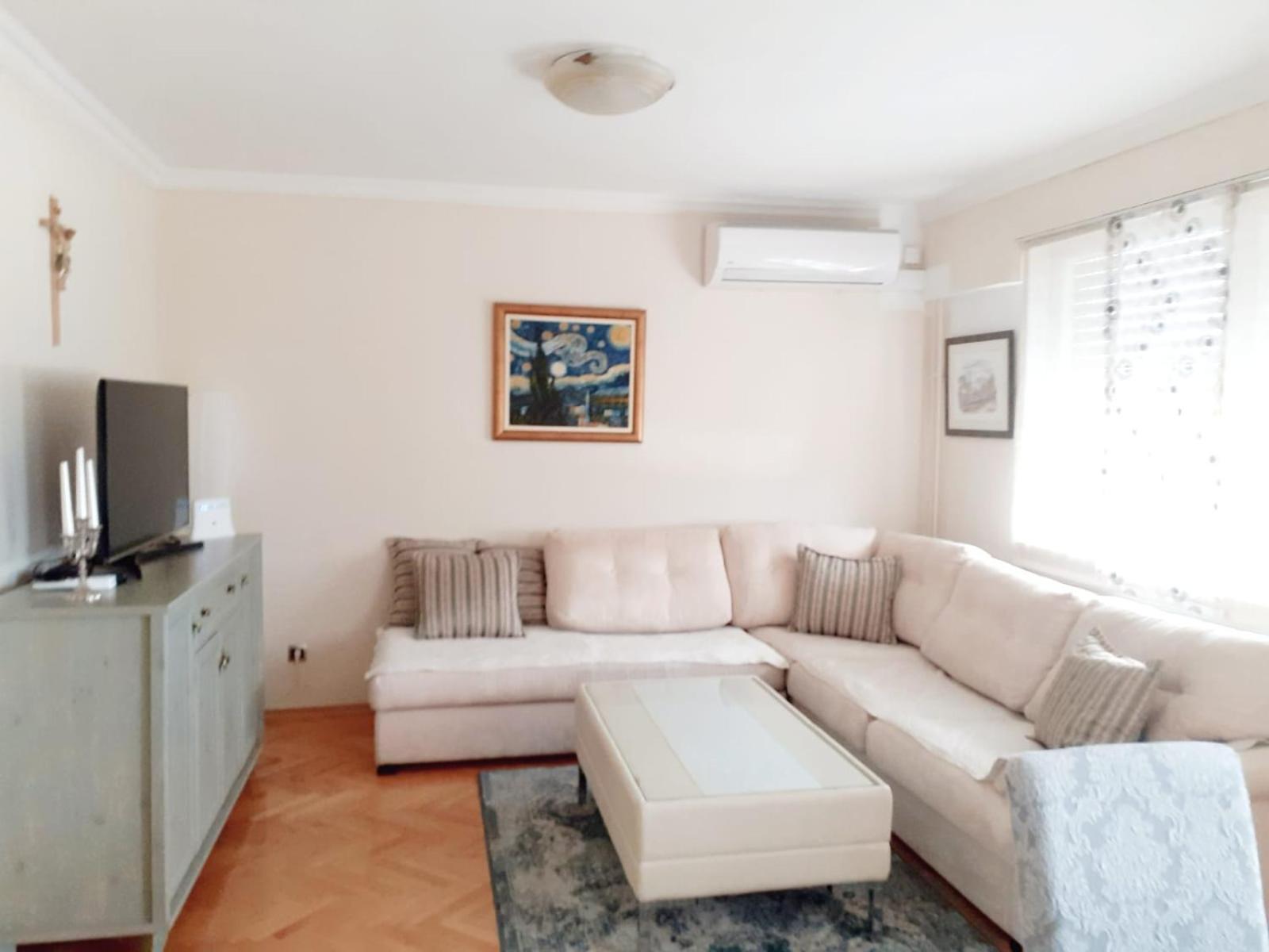 Spacious 80M2 Apartment In The Center Liyubuşka Oda fotoğraf